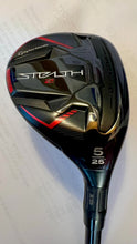 Load image into Gallery viewer, TAYLORMADE STEALTH2 RESCUE 25 Grad, light Schaft 180.- statt 299.- Neu &amp; ungespielt
